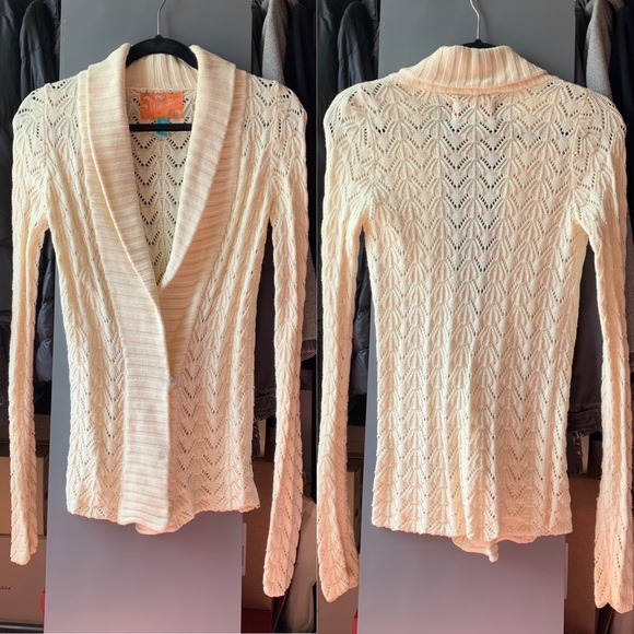 Hollister Sweaters - Shell Knit Cardigan